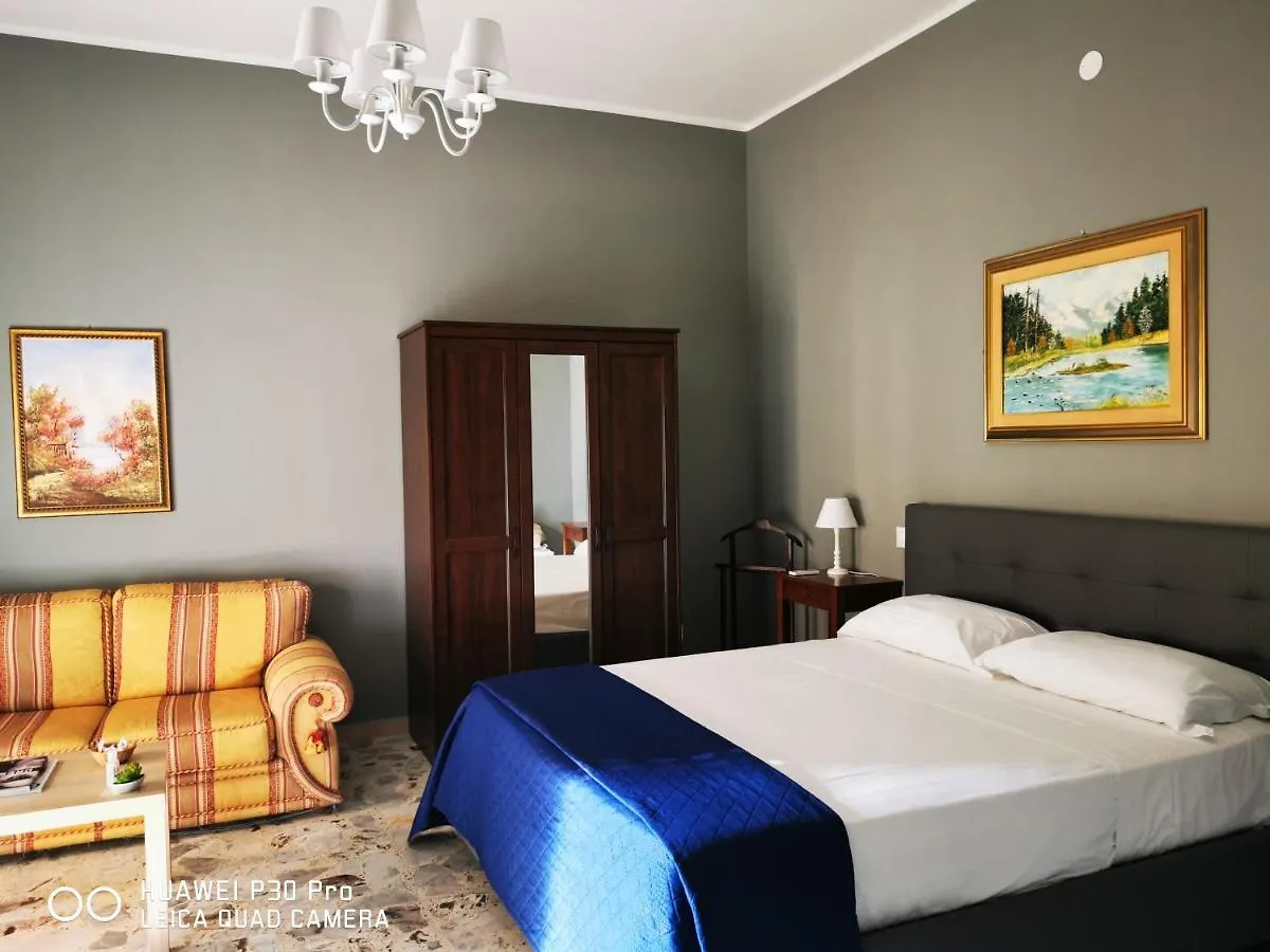 L'Arena Room Syracuse