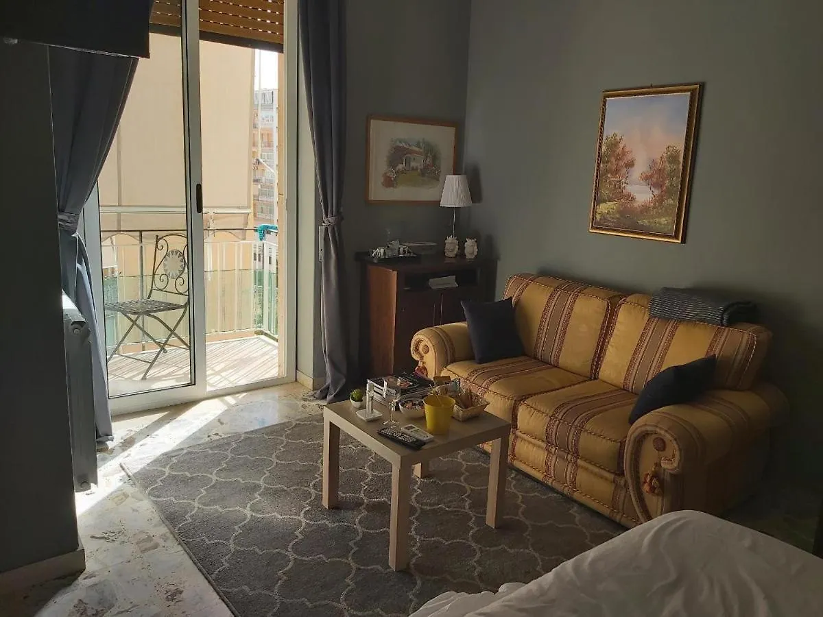L'Arena Room Syracuse 0*,  Italie